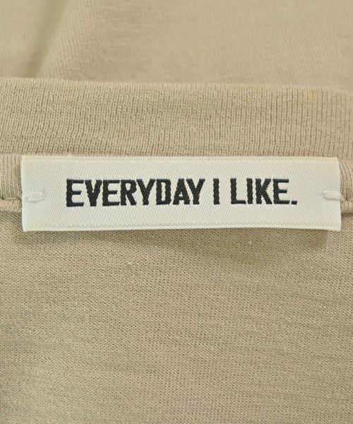 EVERYDAY I LIKE เสื้อยืด/เสื้อท็อปส์
