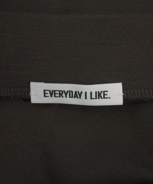 EVERYDAY I LIKE กระโปรงยาวถึงเข่า