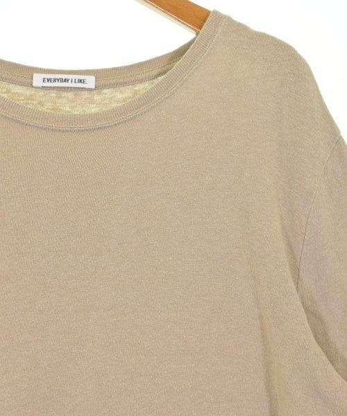 EVERYDAY I LIKE เสื้อยืด/เสื้อท็อปส์