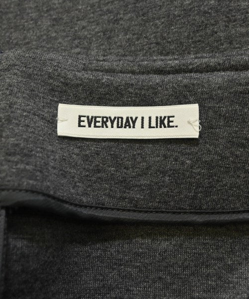 EVERYDAY I LIKE กระโปรงยาวถึงเข่า