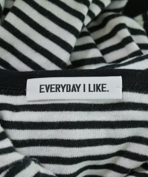 EVERYDAY I LIKE เสื้อยืด/เสื้อท็อปส์