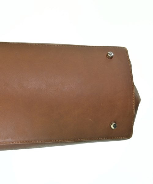 Hoaw. กระเป๋าถือ