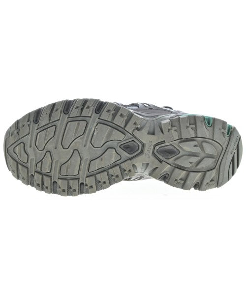 Matin Kim รองเท้าผ้าใบ