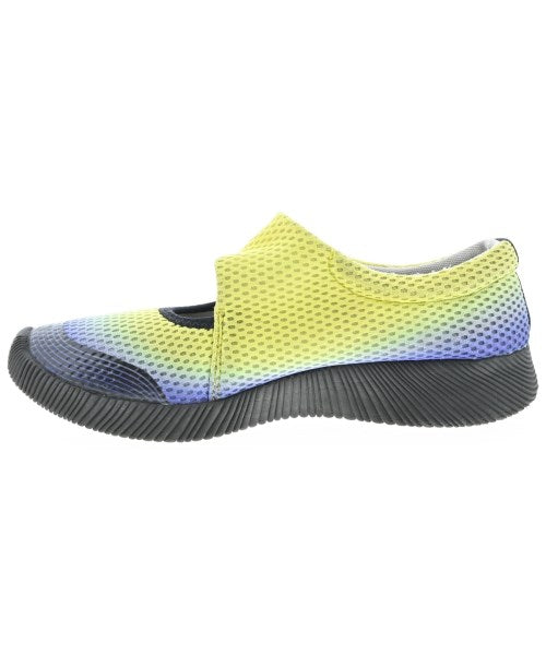 OUTLAND รองเท้าผ้าใบ