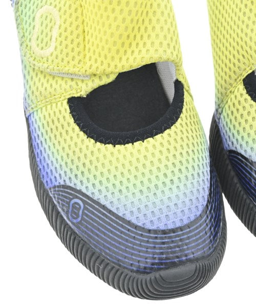 OUTLAND รองเท้าผ้าใบ