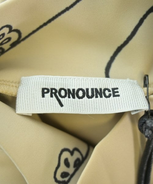 PRONOUNCE เสื้อยืด/เสื้อท็อปส์