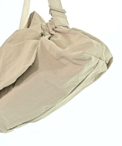Beyond The Vines กระเป๋าสะพาย
