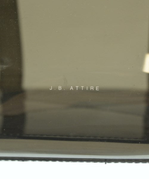 J.B. ATTIRE กระเป๋าถือขนาดใหญ่