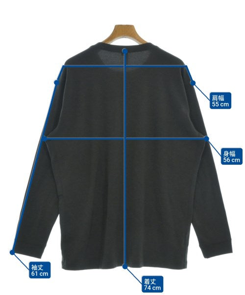 POUTNIK เสื้อยืด/เสื้อท็อปส์