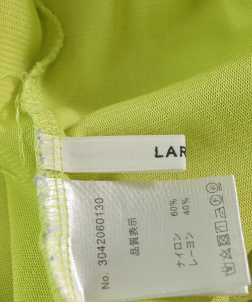 LARUTA เสื้อยืด/เสื้อท็อปส์