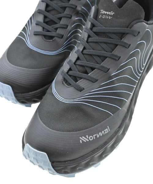 NNormal รองเท้าผ้าใบ