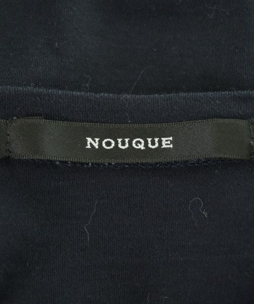 NOUQUE เสื้อยืด/เสื้อท็อปส์