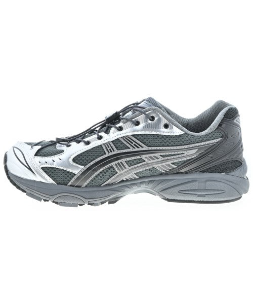 UNAFFECTED รองเท้าผ้าใบ