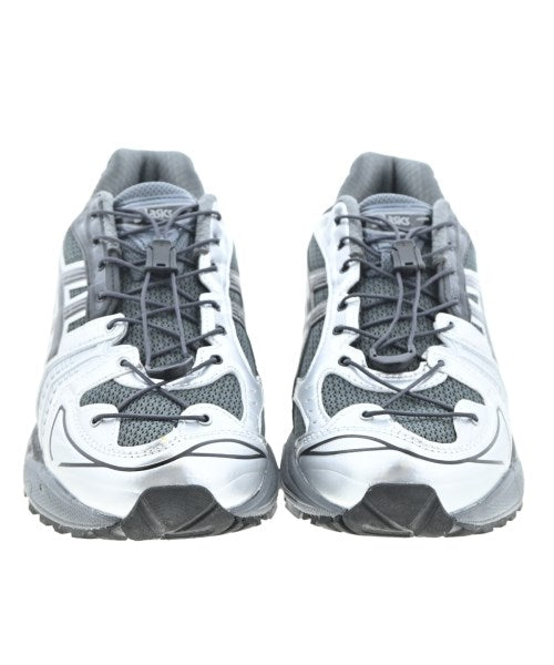 UNAFFECTED รองเท้าผ้าใบ