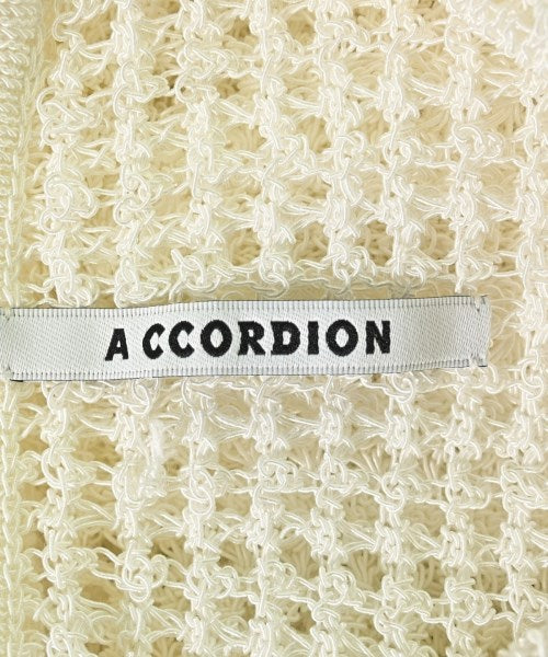 A CCORDION เสื้อคาร์ดิแกน