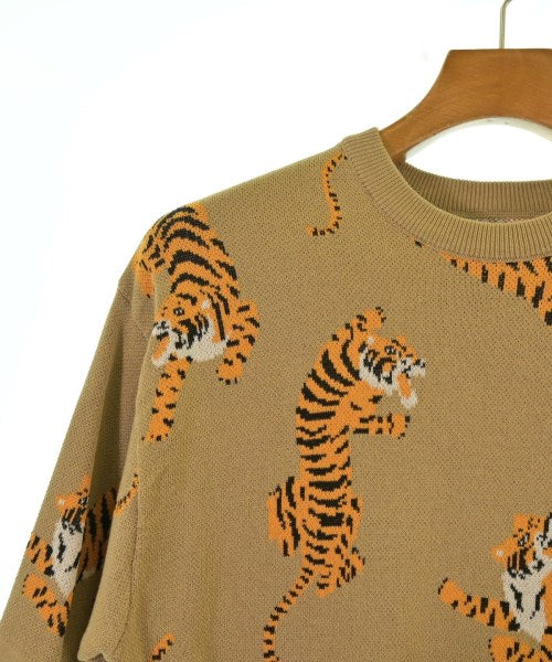 B omnivore เสื้อยืด/เสื้อท็อปส์