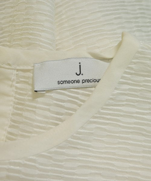 j. เสื้อสตรี