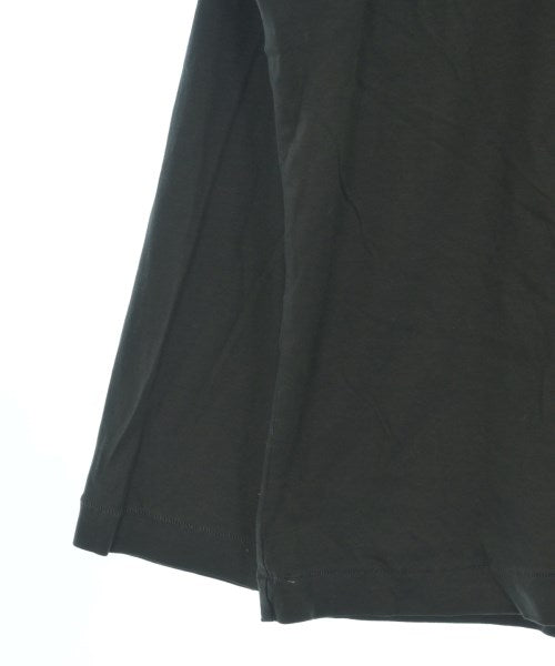 La Hutte เสื้อยืด/เสื้อท็อปส์