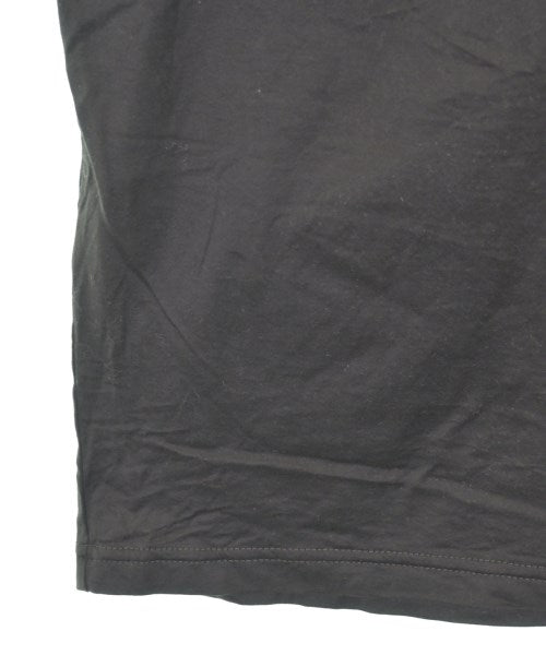 La Hutte เสื้อยืด/เสื้อท็อปส์