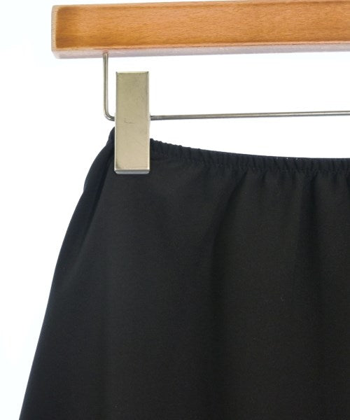 Yue กระโปรงยาวถึงเข่า