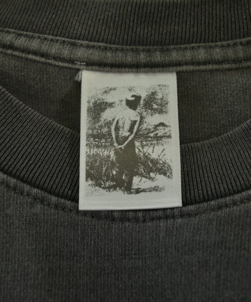 BASKETCASE เสื้อยืด/เสื้อท็อปส์