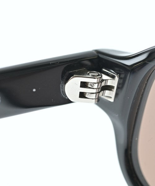 DMY Studios แว่นกันแดด