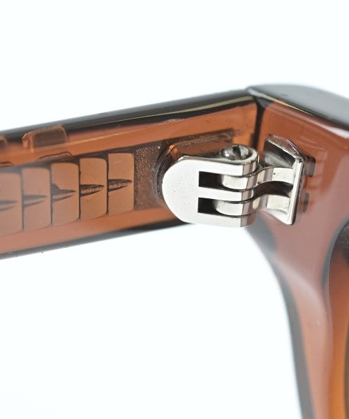 DMY Studios แว่นกันแดด