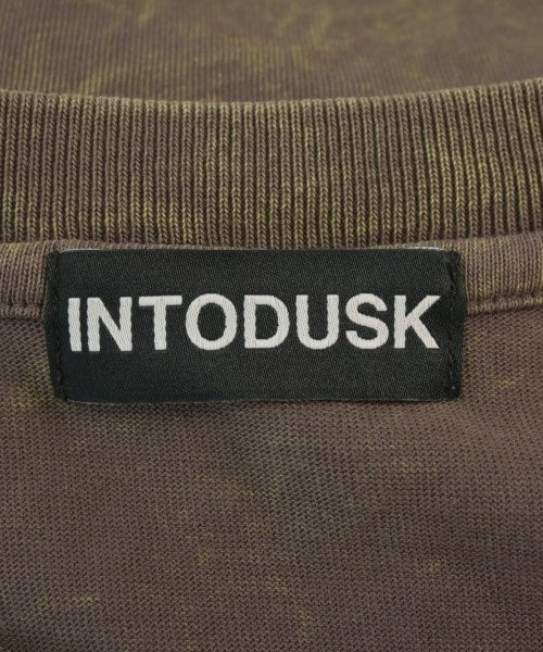 INTODUSK เสื้อยืด/เสื้อท็อปส์