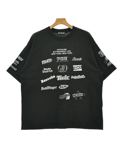 INTODUSK เสื้อยืด/เสื้อท็อปส์