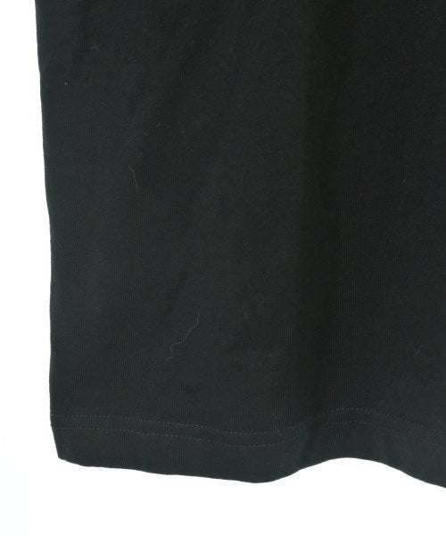 INVINCIBLE เสื้อยืด/เสื้อท็อปส์
