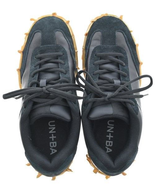 UN+BA รองเท้าผ้าใบ