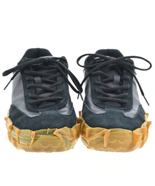 UN+BA รองเท้าผ้าใบ