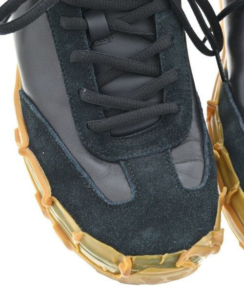 UN+BA รองเท้าผ้าใบ