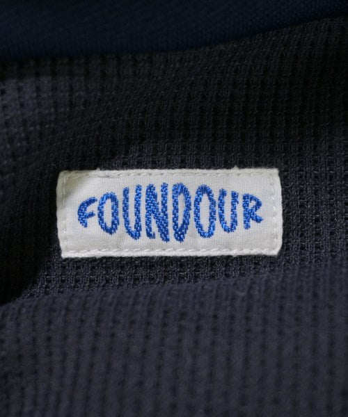 FOUNDOUR เสื้อฮู้ด