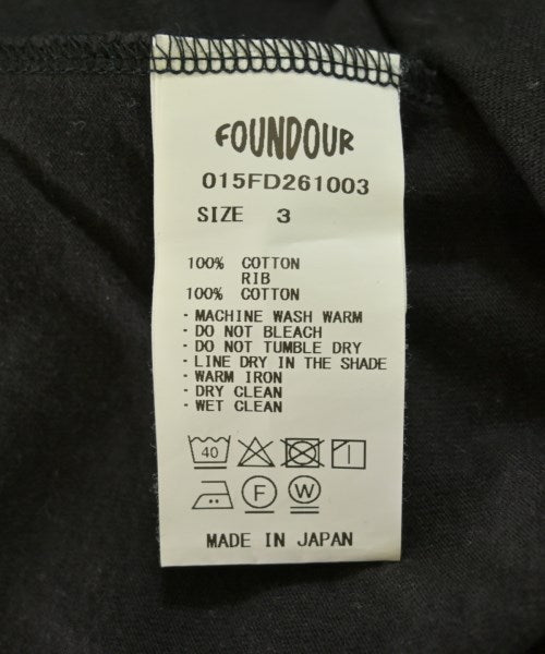 FOUNDOUR เสื้อยืด/เสื้อท็อปส์