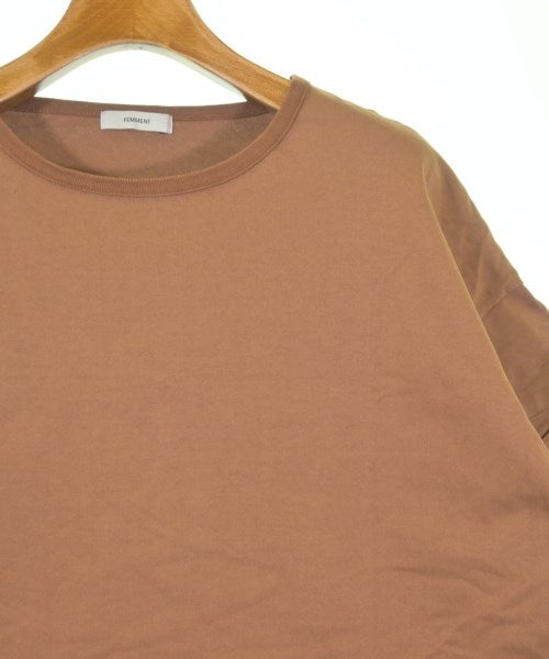 FEMMENT เสื้อยืด/เสื้อท็อปส์
