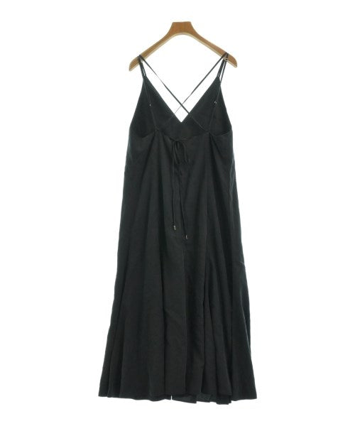 LB.03 Section ชุดเดรส