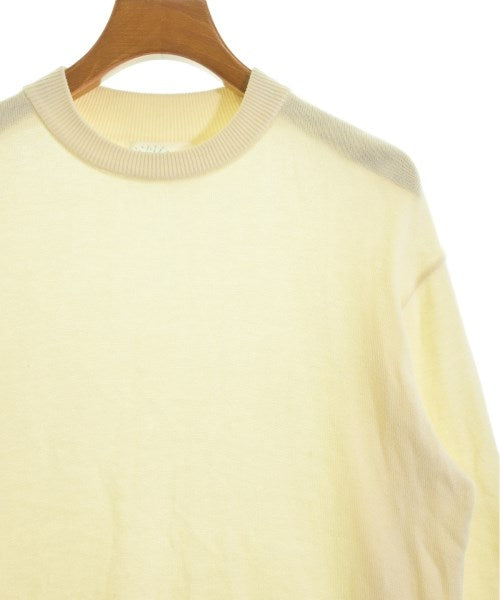 LB.03 Section เสื้อกันหนาว