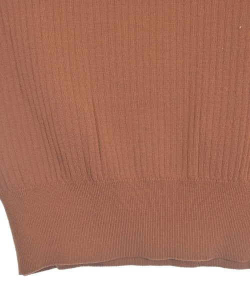 LB.03 Section เสื้อแขนกุด