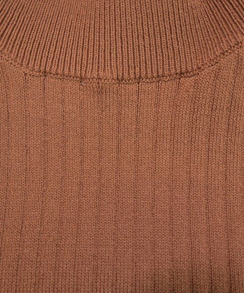 LB.03 Section เสื้อแขนกุด