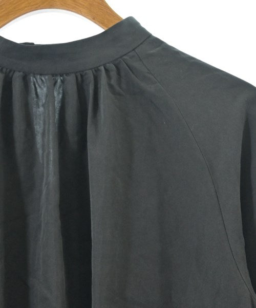 LB.03 Section เสื้อสตรี