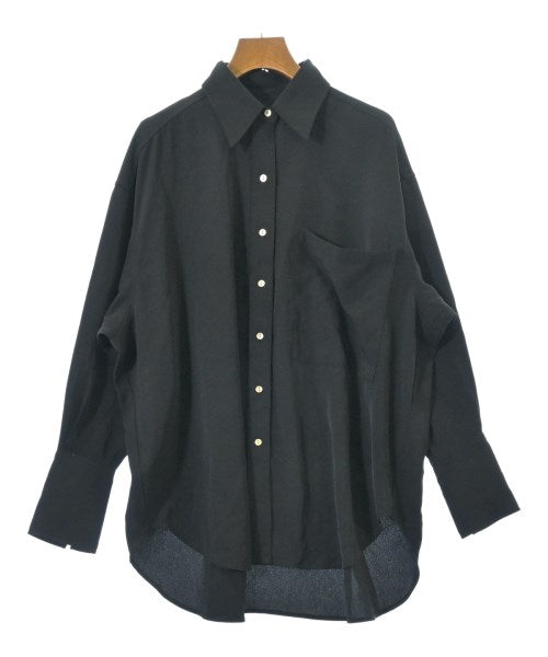 LB.03 Section เสื้อลำลอง