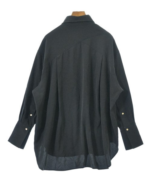 LB.03 Section เสื้อลำลอง