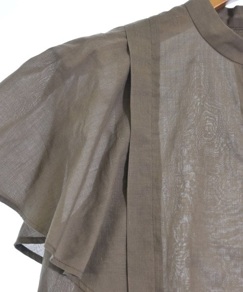 LB.04 เสื้อสตรี