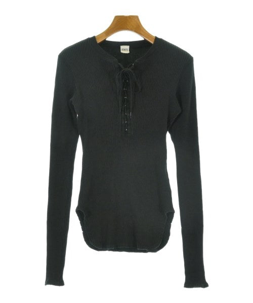 BOWTE เสื้อยืด/เสื้อท็อปส์