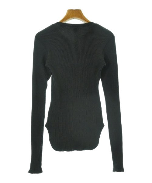 BOWTE เสื้อยืด/เสื้อท็อปส์