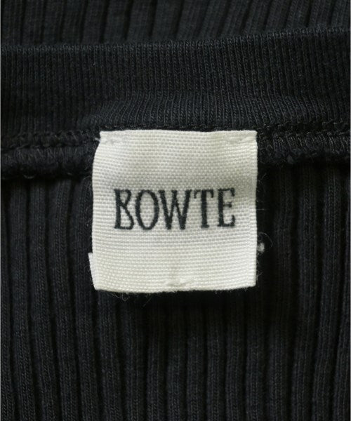 BOWTE เสื้อยืด/เสื้อท็อปส์